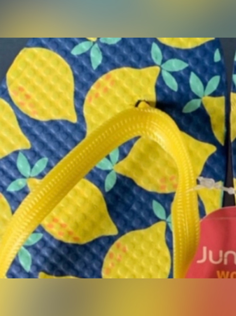 🆕 Yellow Lemon Print Flip Flops - Picture 5 of 6